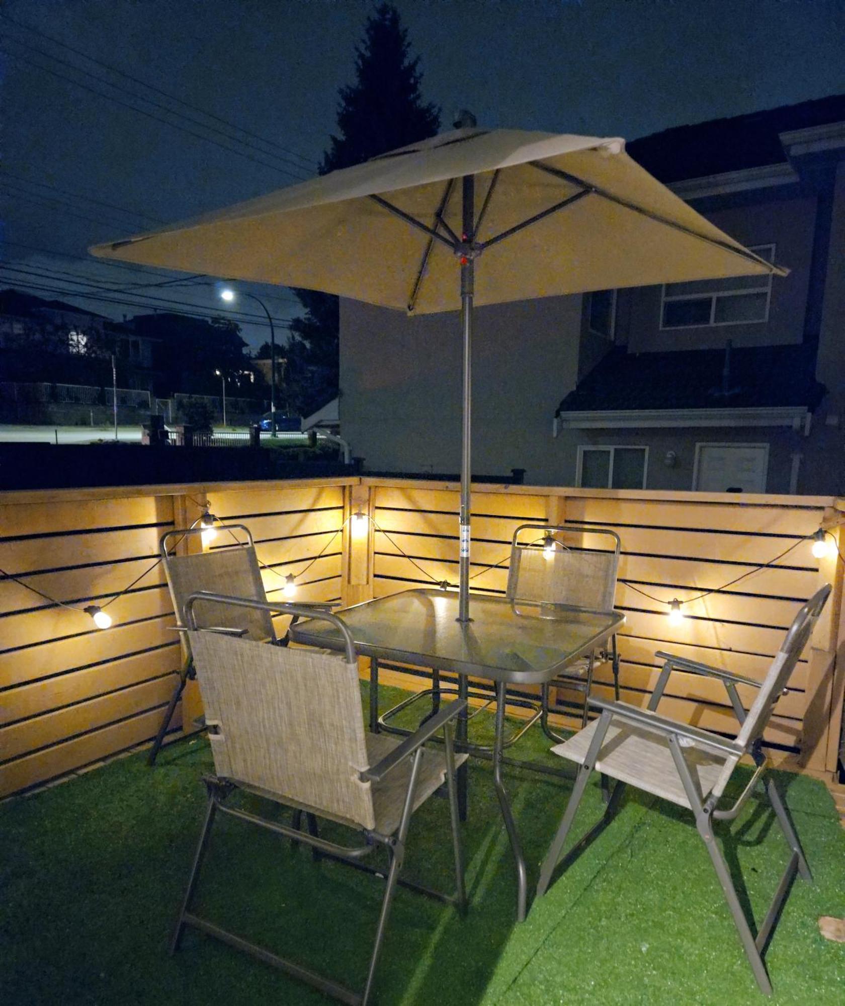 Cozy Stylish Black & White Design Room In The Heart Of Vancouver! Private Parking, Self Check-In & Just 4 Mins To Metrotown! Bagian luar foto